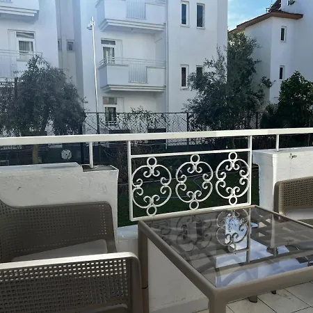 Apartament Ground Floor In The Garden With Excellent Location