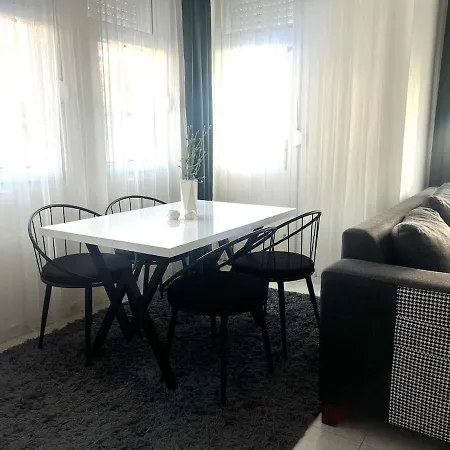 Ground Floor In The Garden With Excellent Location Apartament *
